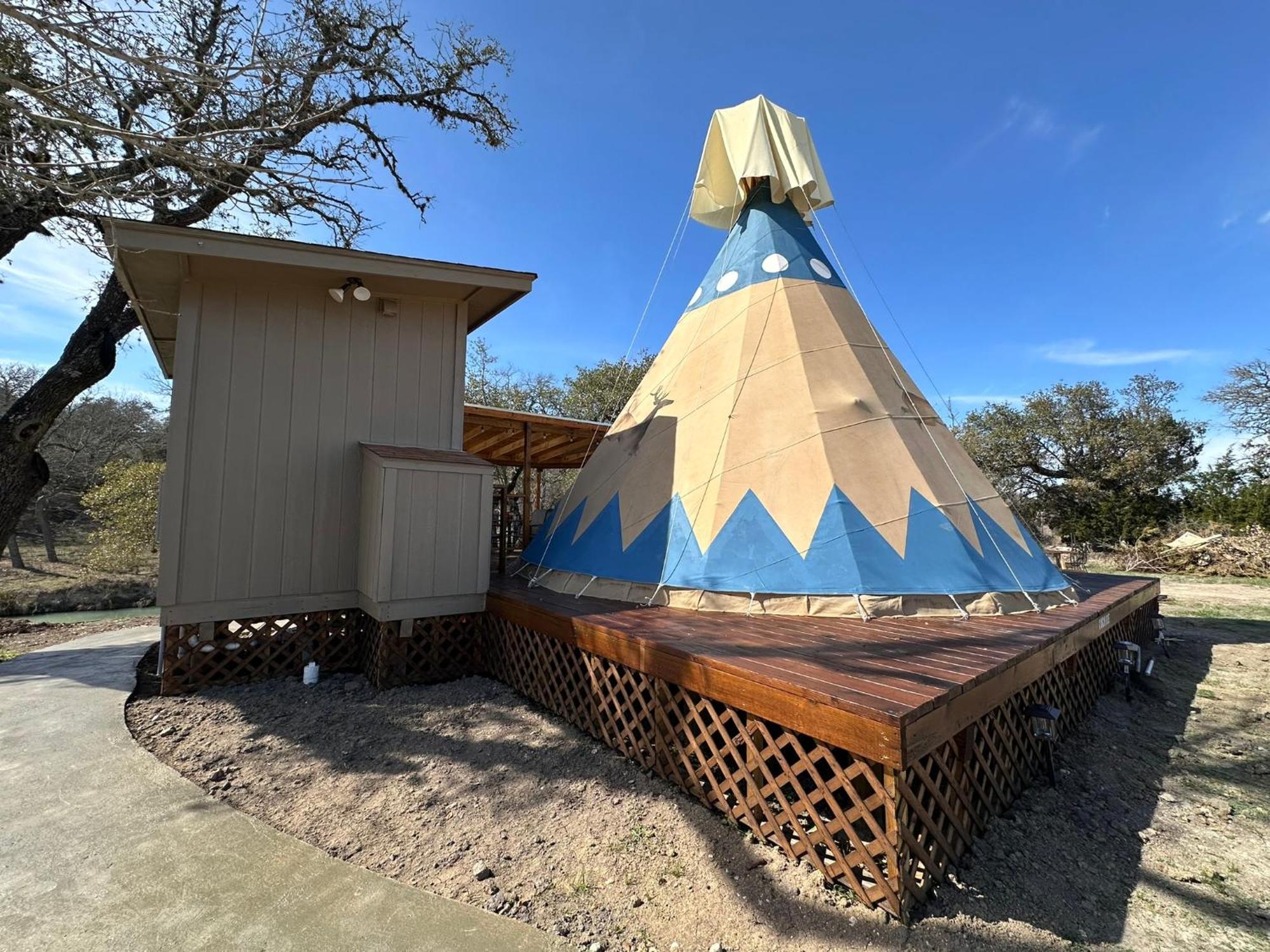 Bandera Stronghold Retreat Exterior photo