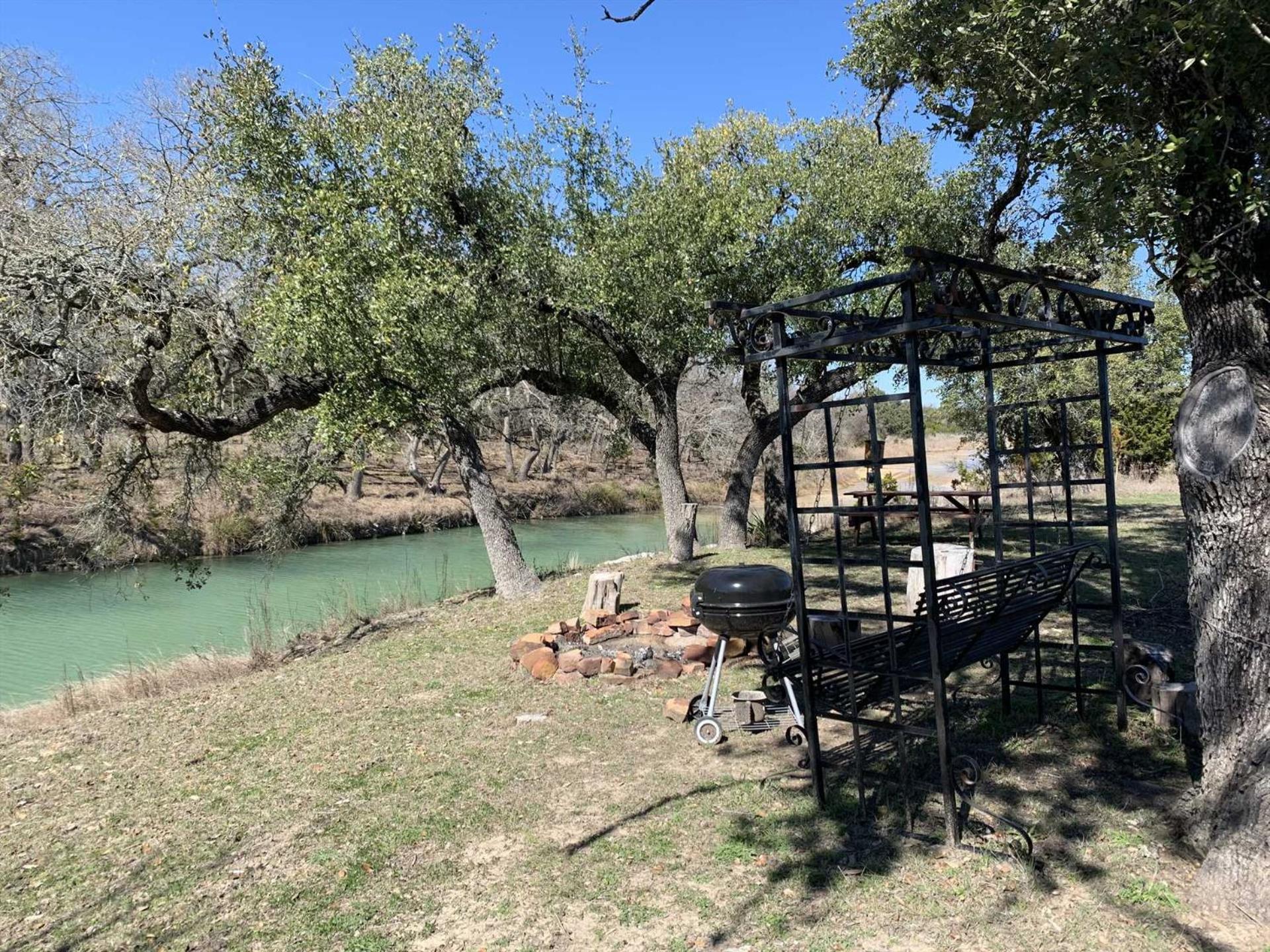 Bandera Stronghold Retreat Exterior photo