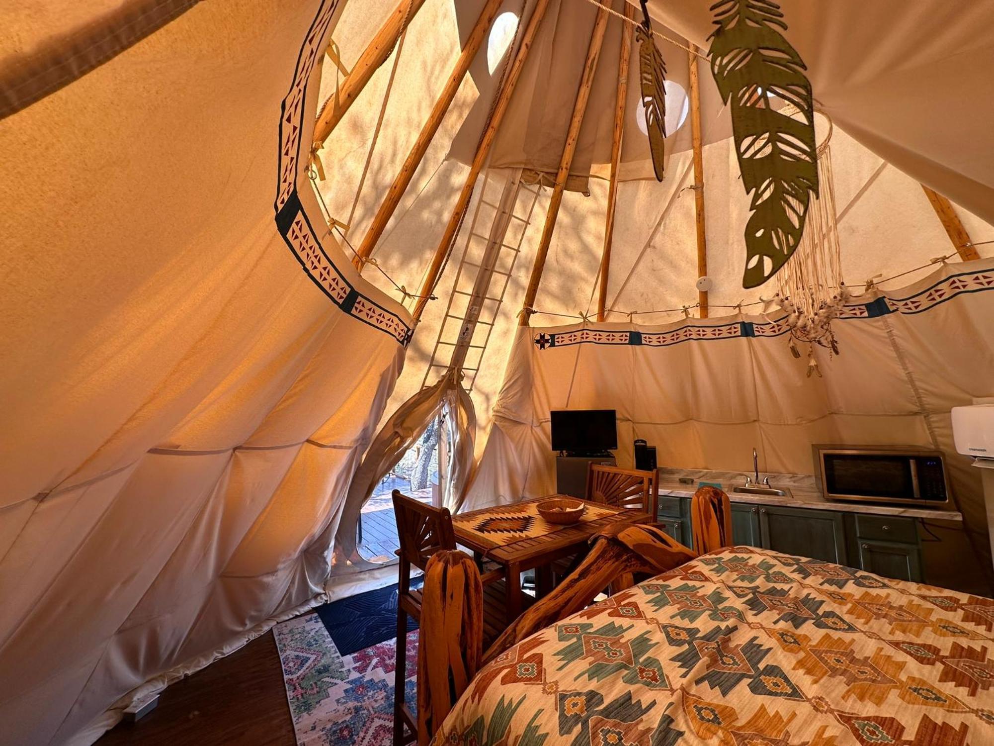 Bandera Stronghold Retreat Exterior photo
