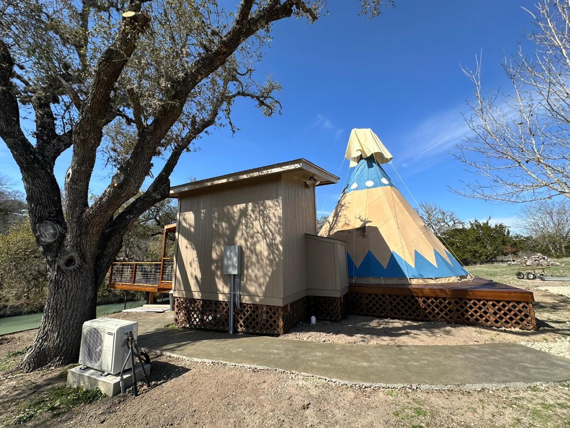 Bandera Stronghold Retreat Exterior photo